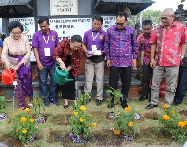 Ribuan Bunga Gumitir dan Sandat di Tanam Balipuspanews com
