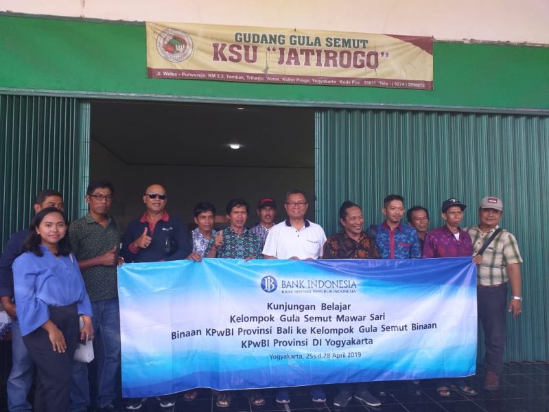 Kunjungan PKwBI Bali bersama binaan petani Mawar Sari Jembrana ke KSU Jatirogo, Yogyakarta, Sabtu (27/4).