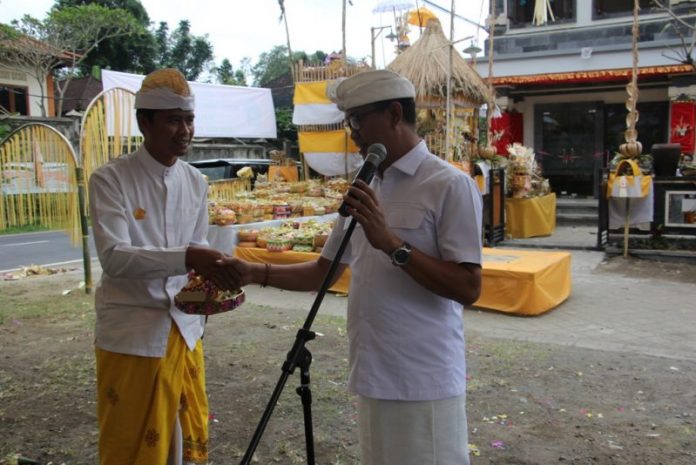 Wabup Suiasa disaat menghadiri peresmian Gedung Baru LPD Desa Adat Pangsan, Petang, Badung, Rabu (24/4)