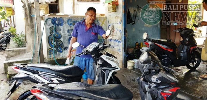 Ketut Suwartika pemilik permandian, Beben Motor, di Jelantik,Tojan.
