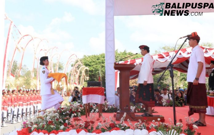 peringatan Detik-detik Proklamasi Kemerdekaan ke-74 Republik Indonesia di Lapangan Puputan Margarana Niti Mandala, Denpasar, Sabtu (17/8) pagi.