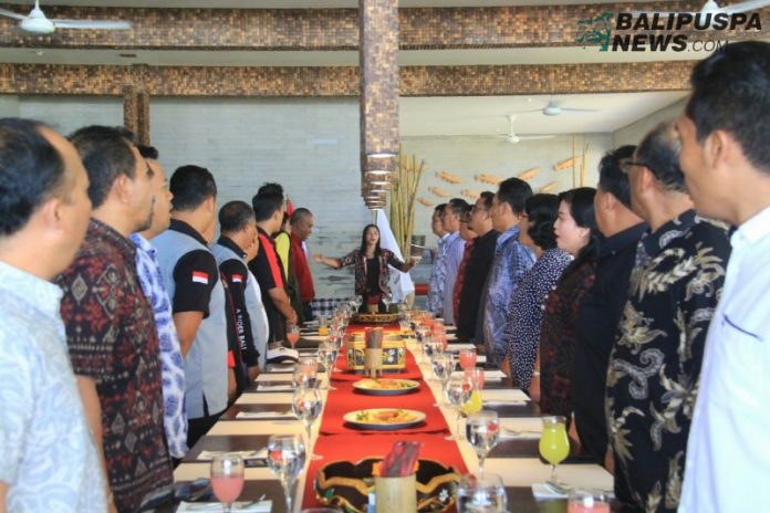 Pengukuhan kepengurusan BPC ICA Jembrana di hotel kelapa Retreat, Pekutatan, Minggu (29/9).