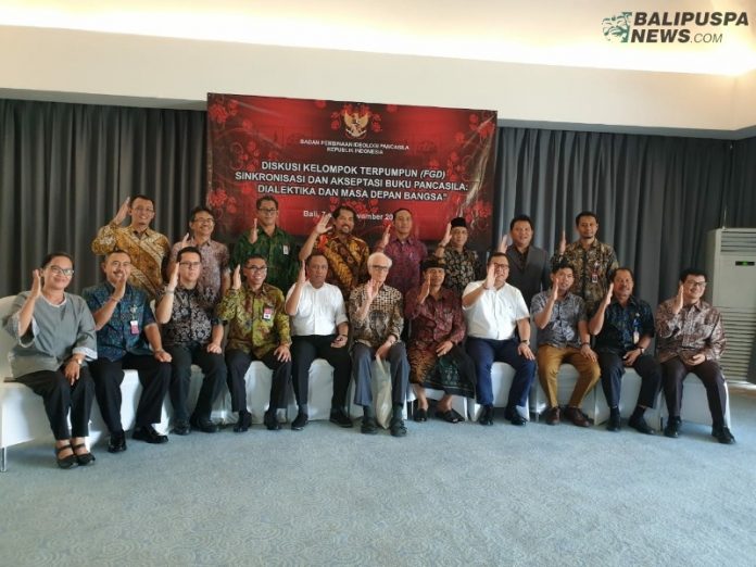 Diskusi Kelompok (FGD) sinkronisasi dan akseptasi Buku Pancasila Dialektika dan Masa Depan Bangsa di Jimbaran.