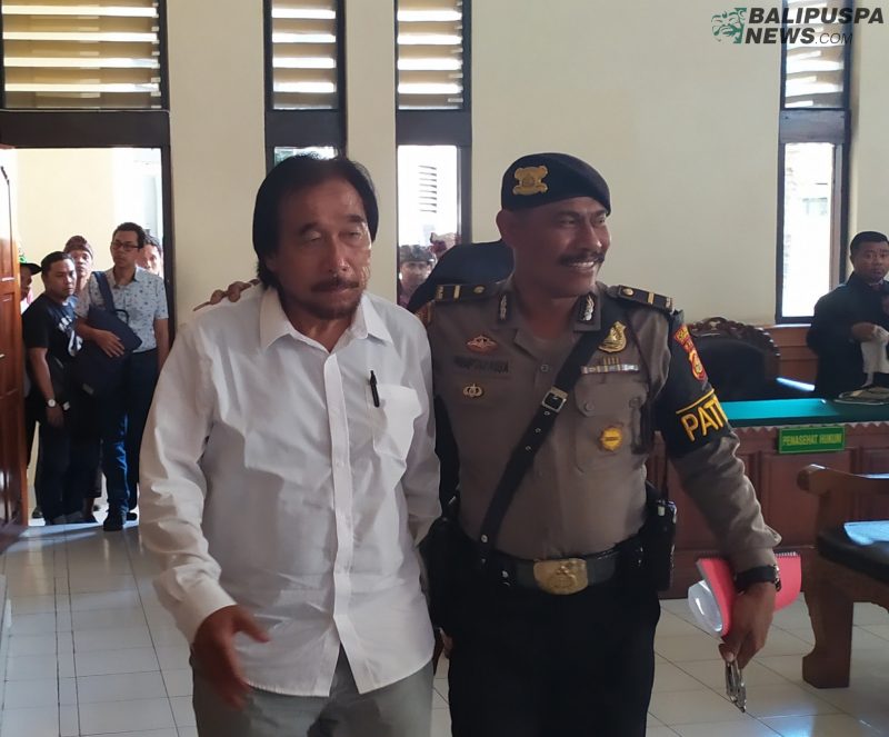 Sidang kasus dugaan pemalsuan akta otentik dan penggelapan dengan terdakwa Bos Hotel Kuta Paradiso Harijanto Karjadi kembali digelar di PN Denpasar