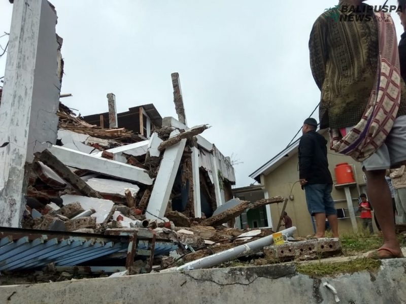 Sejumlah rumah rusak akibat gempa