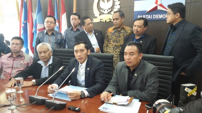 Ketua Fraksi Partai Demokrat DPR,  Edhie Baskoro Yudhoyono (Ibas) menolak membahas RUU