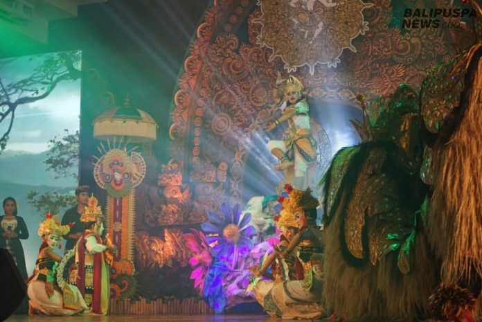 Pembukaan Denpasar Festival ke-13 Tahun 2020 yang digelar secara hybrid atau daring di Dharma negara Alaya Kota Denpasar, Jumat (2/10/20)
