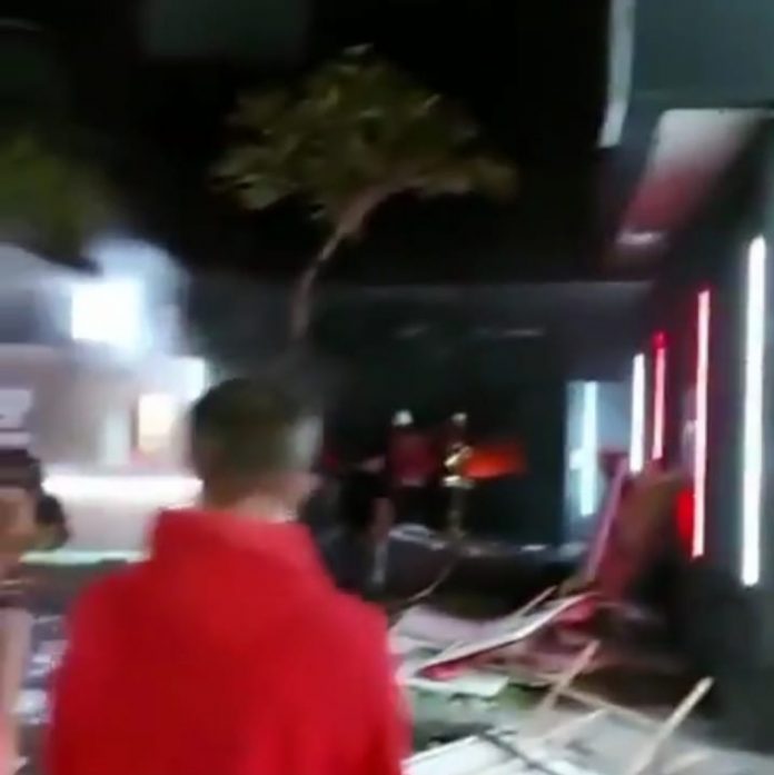 Restauran Bar D'Vesta yang terletak di Jalan Raya Seminyak, Kuta, Badung, ludes terbakar, Rabu (17/3/2021) malam