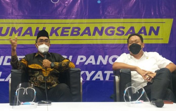 Wakil Ketua MPR RI Jazilul Fawaid (Gus Jazil) saat bicara dalam diskusi Empat Pilar MPR RI dengan tema 'Antisipasi Klaster Baru Covid-19 Jelang Lebaran' di Gedung Nusantara III, Kompleks Parlemen, Senayan, Jakarta, Selasa (4/5/2021). (Foto : MPR RI)