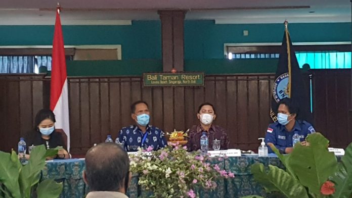 Penyampaian materi dalam sosialisasi Pencegahan Pemberantasan Penyalahgunaan dan Peredaraan Gelap Narkotika di Hotel Bali Taman Resort