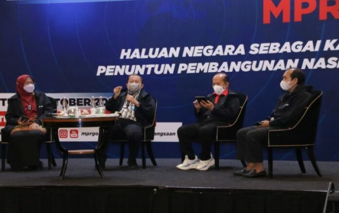 Diskusi Press Gathering MPR RI bertema 'Haluan Negara Sebagai Kaidah Penuntun Pembangunan Nasional' di Bandung, Jawa Barat, Sabtu (23/10/2021). (Foto: MPR RI)