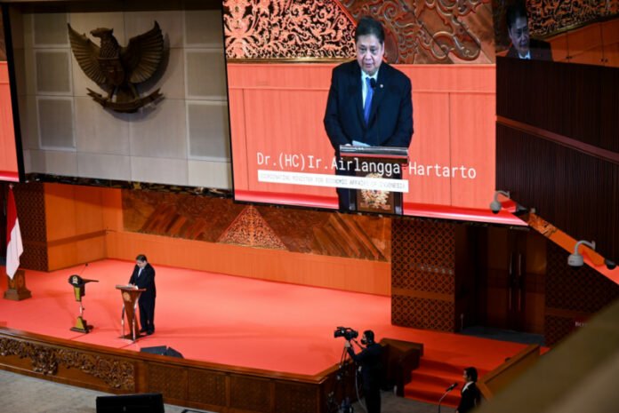 Menteri Koordinator Bidang Perekonomian Airlangga Hartarto dalam pembukaan The 8th G20 Parliamentary Speakers’ Summit di Gedung Nusantara II DPR RI, Rabu (5/10/2022). (Foto: DPR RI)