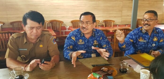 Bupati Klungkung, I Nyoman Suwirta didampingi Tim Seleksi Jabatan Tinggi Pratama Klungkung