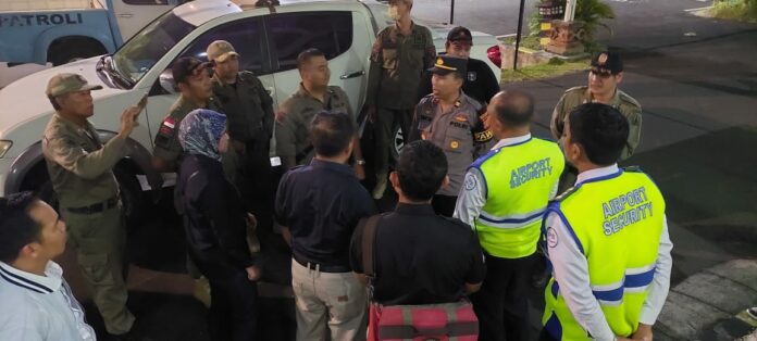 Bandara International I Gusti Ngurah Rai dibuat gaduh atas tingkah laku pria asal Amerika Serikat berinisial TAJ,23