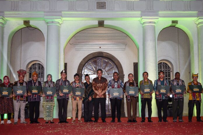 Dirjenbud, Kemendikbudristek, Hilmar Farid pada acara Apresiasi Warisan Budaya Indonesia Tahun 2023 mengambil tema “Melindungi Budaya, Melindungi Bumi” di Kawasan Wisata Kota Tua, Halaman Museum Fatahillah, Jakarta. (dok. Humas)