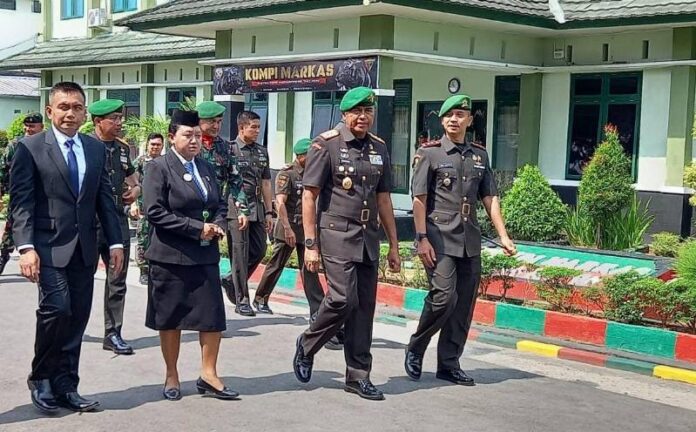 Pelaksanaan apel di Mako Yonif 741/GN, Jalan Udayana No 60, Kelurahan Banjar Tengah, Kecamatan Negara