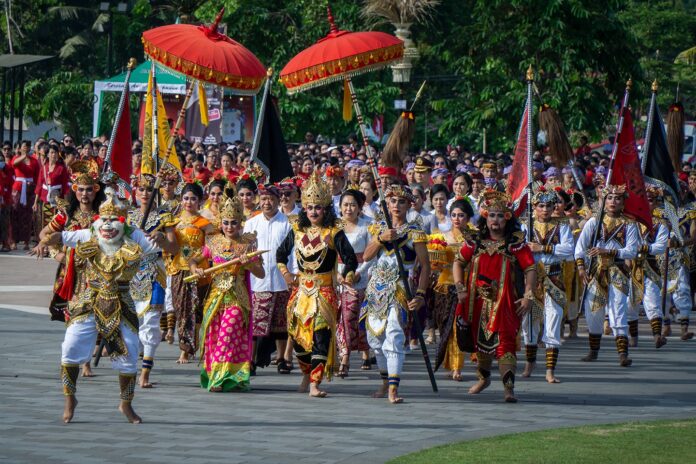 Bupati Bangli Sang Nyoman Sedana Arta memimpin Upacara Peringatan Hari Ulang Tahun (HUT) Kota Bangli yang ke 820 tahun yang laksanakan di Alun-alun Kota Bangli, pada Jumat (10/5/2024)