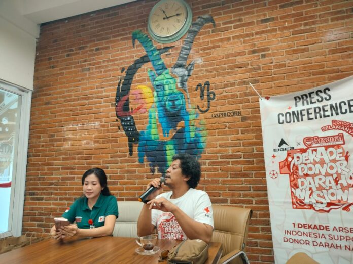 EIGER Adventure bersama Arsenal Indonesia Supporters menggelar kegiatan donor darah yang nantinya akan berlangsung di 72 kota
