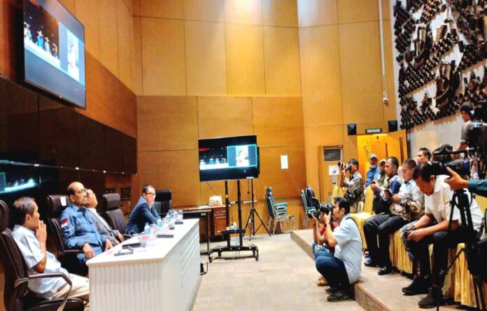 Diskusi Forum Legislasi dengan tema 'RUU Daerah Kepulauan, Upaya Memperhatikan Pembangunan Daerah Kepulauan' di Ruang Pusat Penyiaran dan Informasi Parlemen (PPID), Gedung Nusantara I, Kompleks Parlemen, Senayan, Jakarta, Selasa (9/7/2024). (Foto: KWP)