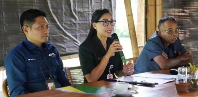 Kepala Dinas Tenaga Kerja Kabupaten Gianyar, Ida Ayu Ketut Surya Adnyani, SE. M.AP dalam Rapat Koordinasi Optimalisasi Pelaksanaan Program Jaminan Sosial Ketenagakerjaan di Mago Langgo Lake, Bitra, Gianyar