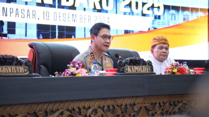 Kapolda Bali, Irjen Pol. Daniel Adityajaya, S.H., S.I.K., M.Si., saat memimpin rakor lintas sektoral bersama stakeholders dalam rangka persiapan pengamanan perayaan Natal 25 Desember 2024 dan Tahun Baru 2025