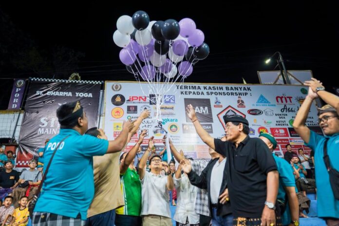 Bupati Badung, I Wayan Adi Arnawa membuka Turnamen Bola Voli PORD Cup Ke-VII Tahun 2025 di Lapangan Bola Voli PORD, Banjar Dangin Pangkung, Desa Kekeran, Mengwi, Rabu (2/4/2025)