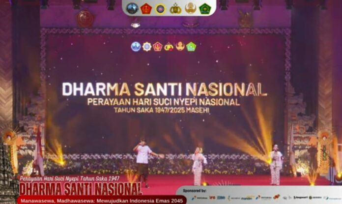 Puncak perayaan Dharma Santi Nasional 2025, sebagai bagian dari rangkaian perayaan Hari Suci Nyepi Tahun Baru Saka 1947/2025 di GOR A. Yani, Mabes TNI Cilangkap, Jakarta Timur, Sabtu (26/4/2025). (Foto: DSN 2025)