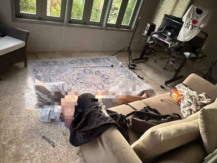 Bule Rusia berinisial AA,28, ditemukan tewas di salah satu Quest House di Lingkungan Pengubengan Kangin, Kelurahan Kerobokan Kelod, Kuta Utara, Badung, pada Selasa 29 April 2025 sekira pukul 17.45 WITA