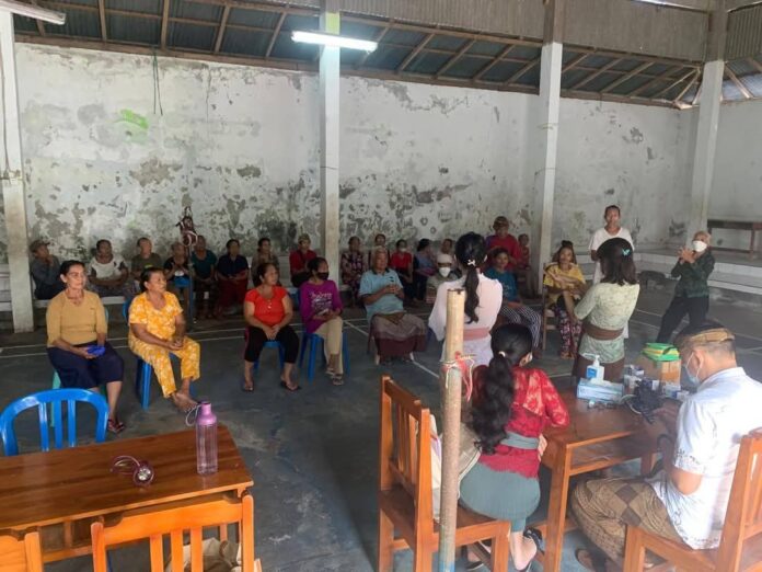 Dinas Kesehatan Kabupaten Buleleng saat melakukan sosialisasi ke masyarakat untuk mengajak menerapkan PSN 3M Plus