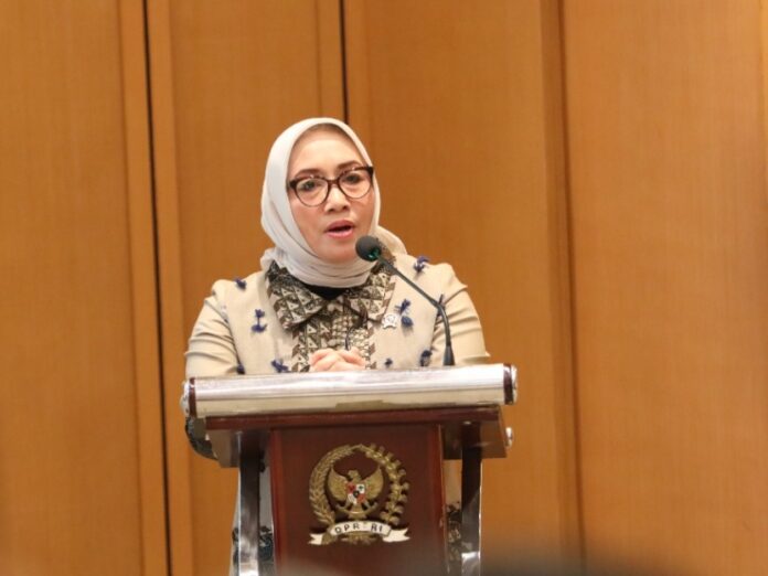 Menteri Pemberdayaan Perempuan dan Perlindungan Anak (PPPA), Arifah Fauzi dalam acara Talkshow Nasional ‘Darurat Perdagangan Orang, Bersama Perangi Kejahatan Kemanusiaan’ di DPR RI, Senayan, Jakarta.