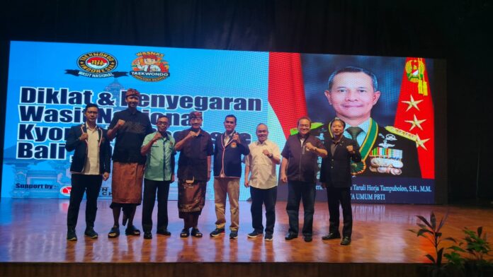 Pengurus Besar Taekwondo Indonesia (PBTI) menggelar Diklat Wasit Nasional (DWN) dan Penyegaran Wasit Nasional (PWN) Kyorugi dan Poomsae Tahun 2025 untuk wilayah Indonesia Tengah yang berlangsung di Hotel Sunset 100, Kuta, Badung, Bali