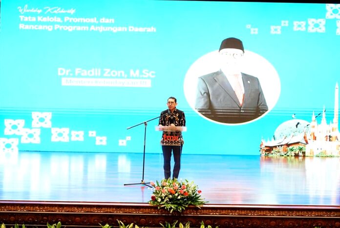 Menteri Kebudayaan, Fadli Zon, hadir sebagai keynote speaker dalam Workshop Kolaboratif Multipihak (pusat-daerah) yang diselenggarakan Taman Mini Indonesia Indah (TMII).