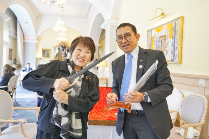 Menteri Kebudayaan Republik Indonesia, Fadli Zon bersama Menteri Pendidikan, Kebudayaan, Olahraga, Sains, dan Teknologi Jepang (MEXT), H.E. Toshiko Abe.