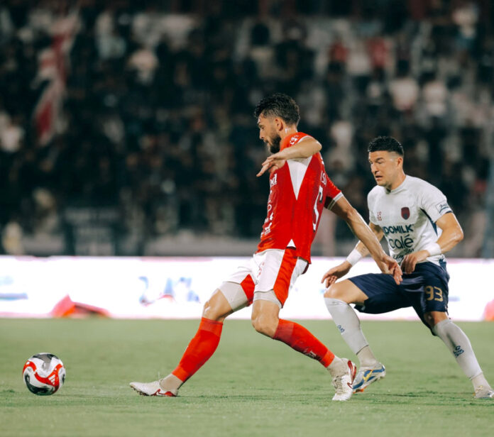 Babak Pertama Panas, Aksi Jual Beli Serangan Warnai Babak Pertama Bali United vs Persita Tangerang Pertandingan pekan ke-10 mempertemukan Bali United vs Persita Tangerang yang berlangsung di Stadion Kapten I Wayan Dipta. (Sumber foto: x/Bali United)