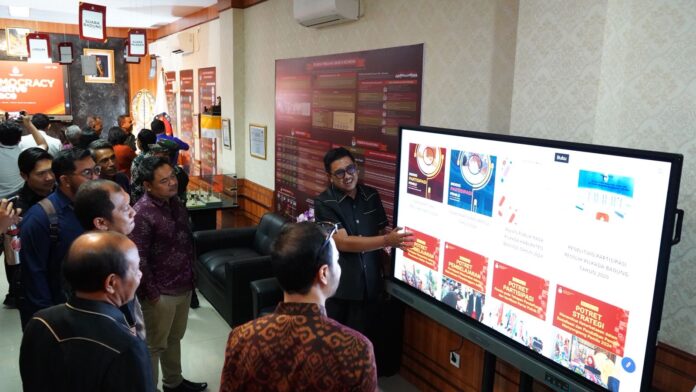 Komisi Pemilihan Umum (KPU) Kabupaten Badung meluncurkan Democracy Creative Space, sebuah inovasi baru dalam bentuk Rumah Pintar Pemilu (RPP) Terintegrasi, pada Selasa (29/10/2025)