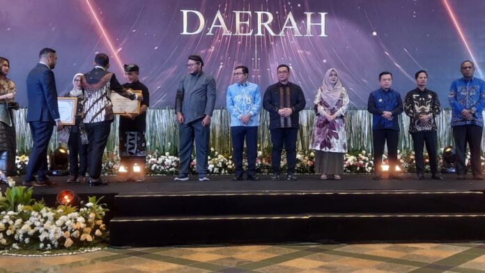 Provinsi Bali berhasil meraih penghargaan dalam ajang Anugerah Kebudayaan Indonesia (AKI) Tahun 2025 yang digelar Kementerian Kebudayaan RI di Plaza Insan Berprestasi, Jakarta