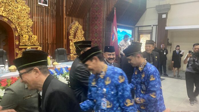 Bupati Karangasem Gusti Putu Parwata melantik kepala OPD di lingkungan Pemkab Karangasem