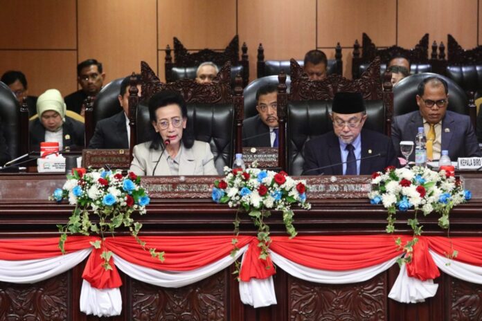 Sidang Paripurna Ke-4 Masa Sidang II Tahun Sidang 2025-2026 bersama Wakil Ketua DPD RI Tamsil Linrung di Gedung Nusantara V, Kompleks Parlemen MPR/DPR/DPD RI, Selasa (28/10/2025). (Foto: DPD RI)