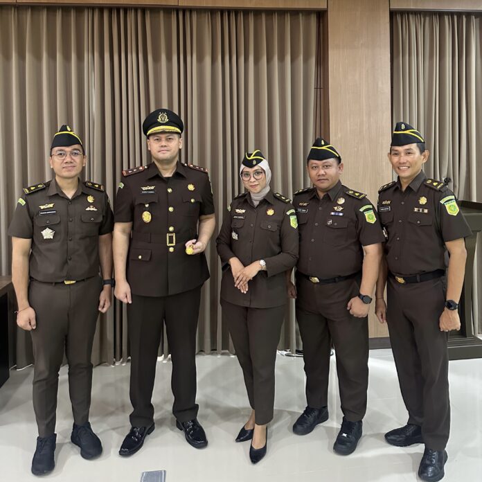 Rapat internal yang digelar di ruang rapat kantor, Senin (3/11/2025) pagi