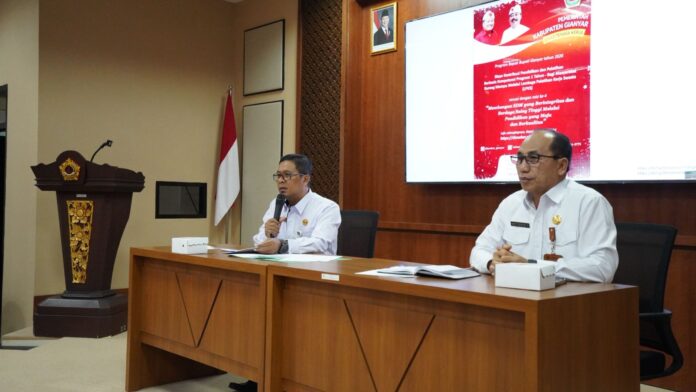 Dinas Tenaga Kerja (Disnaker) Kabupaten Gianyar melaksanakan kegiatan sosialisasi proses tahapan seleksi penerima bantuan biaya kontribusi pendidikan dan pelatihan gratis berbasis kompetensi program satu tahun bagi masyarakat kurang mampu di Kabupaten Gianyar, Rabu (12/11/2025)