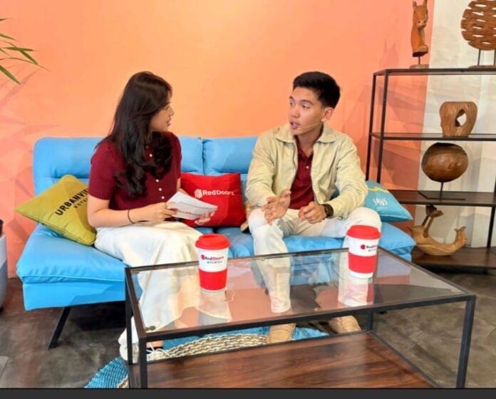 Acara Live Stream RedDoorz Bertema “Domestik vs Internasional”