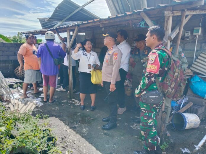 Angin puting beliung mengamuk memporak-porandakan puluhan rumah warga di Jalan Akasia XVI di Lingkungan Buaji Anyar, Kelurahan Kesiman, Denpasar Timur, pada Rabu (21/1/2026) dini hari