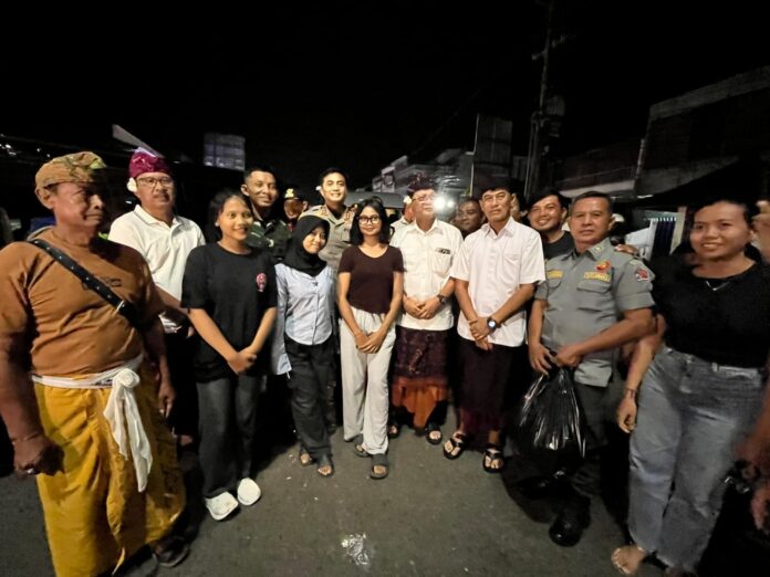 Bupati Buleleng I Nyoman Sutjidra bersama dengan Wakil Bupati (Wabup) Gede Supriatna dan Forum Koordinasi Pimpinan Daerah (Forkopimda) Buleleng melakukan pemantauan malam pergantian tahun, Rabu (31/12/2025)
