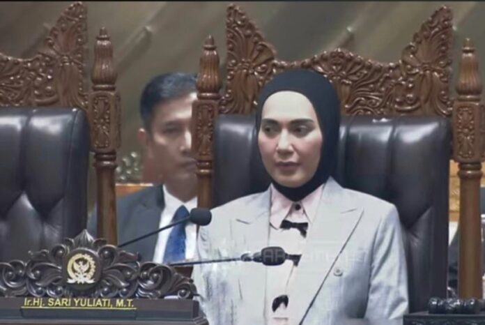 Sari Yuliati, Wakil Ketua DPR RI dari Partai Golkar untuk pertama kali duduk di kursi Pimpinan DPR RI menggantikan rekan sefraksinya Adies Kadir yang telah ditetapkan sebagai calon hakim Mahkamah Konstitusi (MK). (Foto: DPR RI)