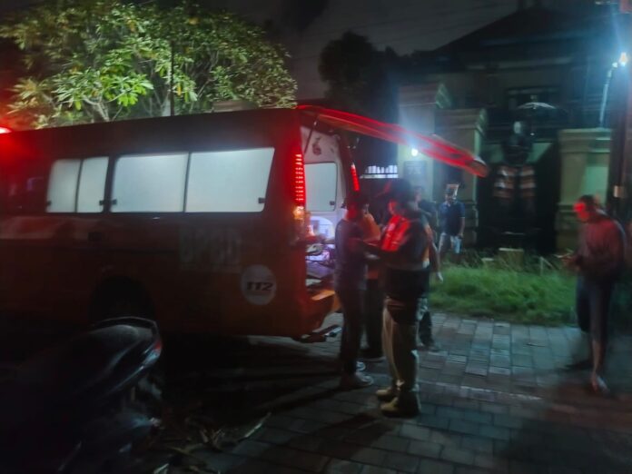 Proses evakuasi jenazah korban