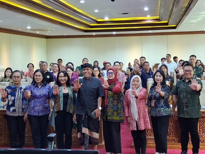 Dinas Pemberdayaan Perempuan Perlindungan Anak Pengendalian Penduduk dan Keluarga Berencana Kabupaten Gianyar menggelar rapat koordinasi dalam rangka persiapan Evaluasi Mandiri Kabupaten Layak Anak (KLA) Tahun 2026 yang berlangsung pada Kamis (13/3/2026) di Ruang Sidang I Kantor Bupati Gianyar