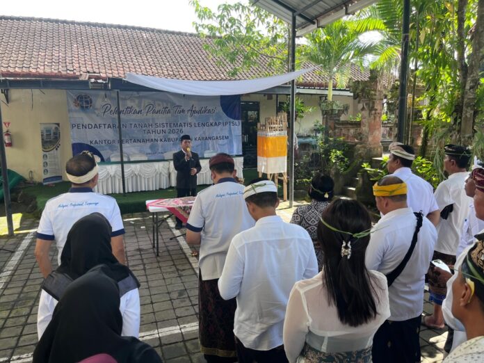 Kantor Pertanahan Kabupaten Karangasem melaksanakan pelantikan Tim Ajudikasi Pendaftaran Tanah Sistematis Lengkap (PTSL) Tahun 2026, pada Rabu (29/4/2026) bertempat di Kantor Pertanahan Kabupaten Karangasem
