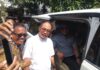 Dokter Caput Merapat ke Gerindra? De Gajah Siap Menerima Dengan Senang Hati Nampak dr Caput ikut mengantar Ketua MPR-RI Ahmad Muzani dan Made Muliawan Arya atau De Gadjah ke dalam mobil usai acara kuliah umum di Institut Agama Hindu Negeri Mpu Kuturan Singaraja