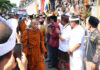 Simbol Pesan Perdamaian, Perjalanan Suci Para Bhikkhu Berlanjut ke Candi Borobudur Perjalanan Suci Para Bhikkhu yang dilepas langsung dari Wihara Brahmavihara Arama, Kecamatan Banjar pada Sabtu (9/5/2026)