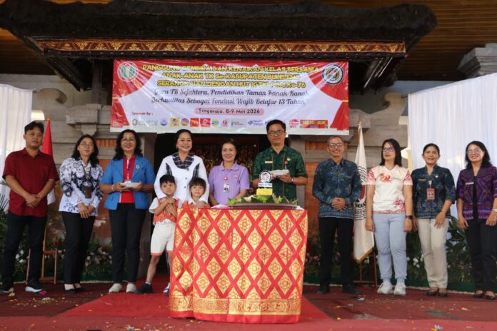 Pembukaan Panggung Gembira dan Kenaikan Kelas melibatkan TK se-Buleleng di Gedung Sasana Budaya